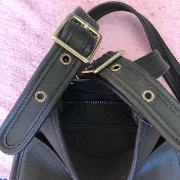 Vintage Coach Olive Crossbody Bag - Picture 4 of 4